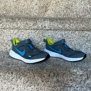 Boys Nike Revolution 5 - Gray/Aqua Blue/Lime Green
